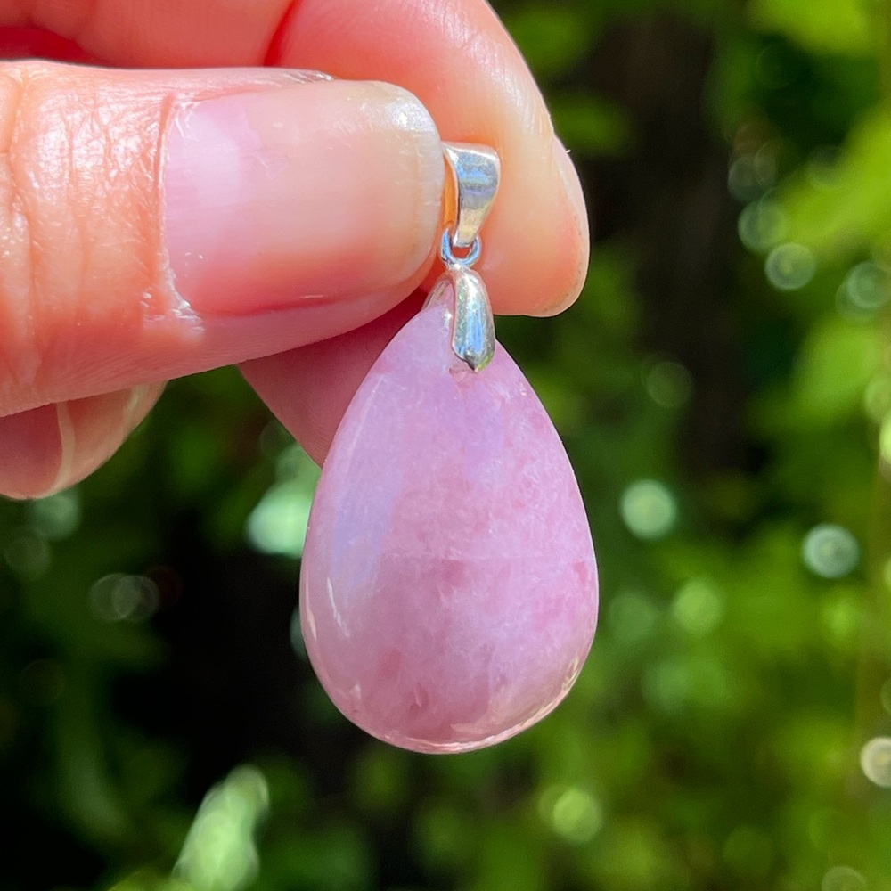 Sterling silver purple rose quartz dainty pendant